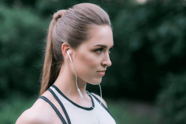 How to Use Earphones without Damaging Ears